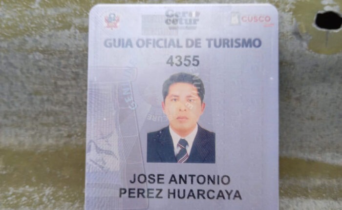 Official tourist guide card Jose Antonio Pérez Huarcaya