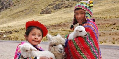 Babies on the way to Huchuy qosqo