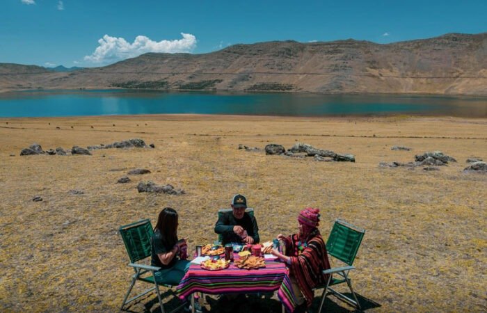 Lunch in Qoricocha