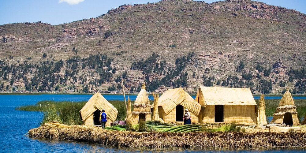 Uros islands and house