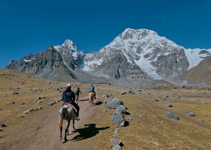 Horseback riding to Ausangate and the 7 lakes tour 1 day