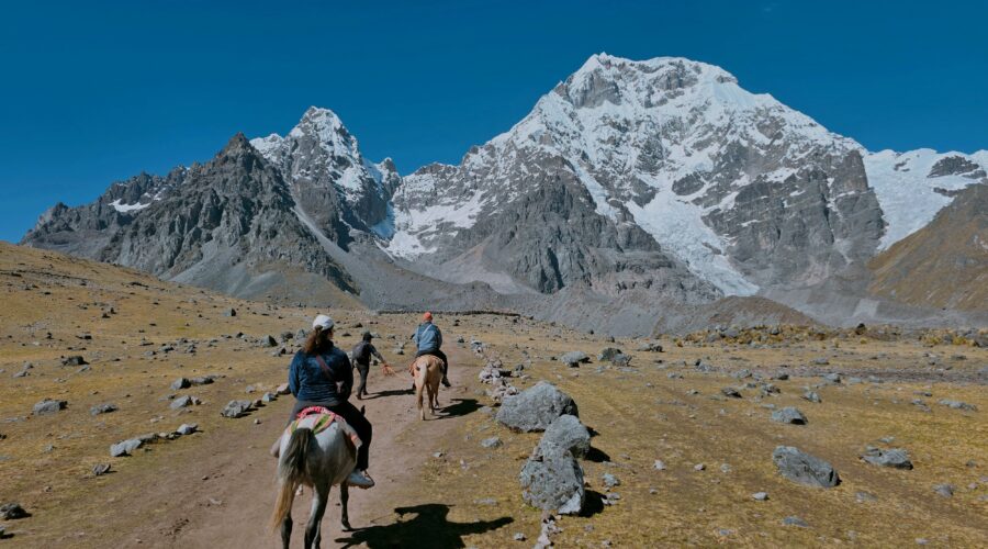 Horseback riding to Ausangate and the 7 lakes tour 1 day