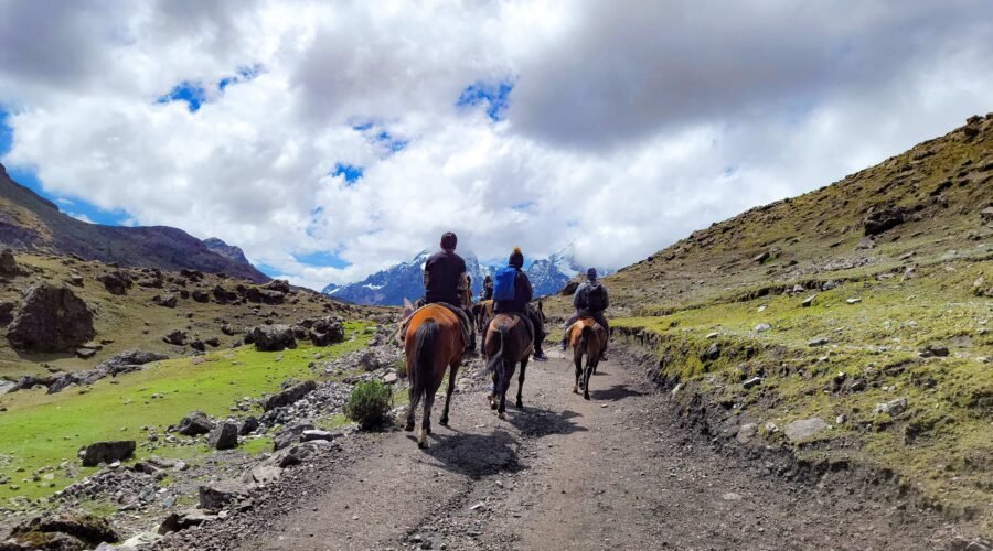 Horseback Riding To Ausangate 7 Lakes