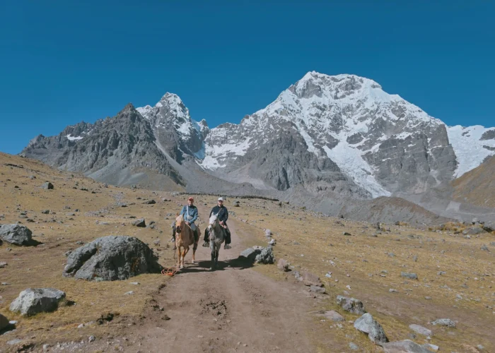 Horseback Riding to Upis Lake and 7 Lakes of Ausangate 1 Day