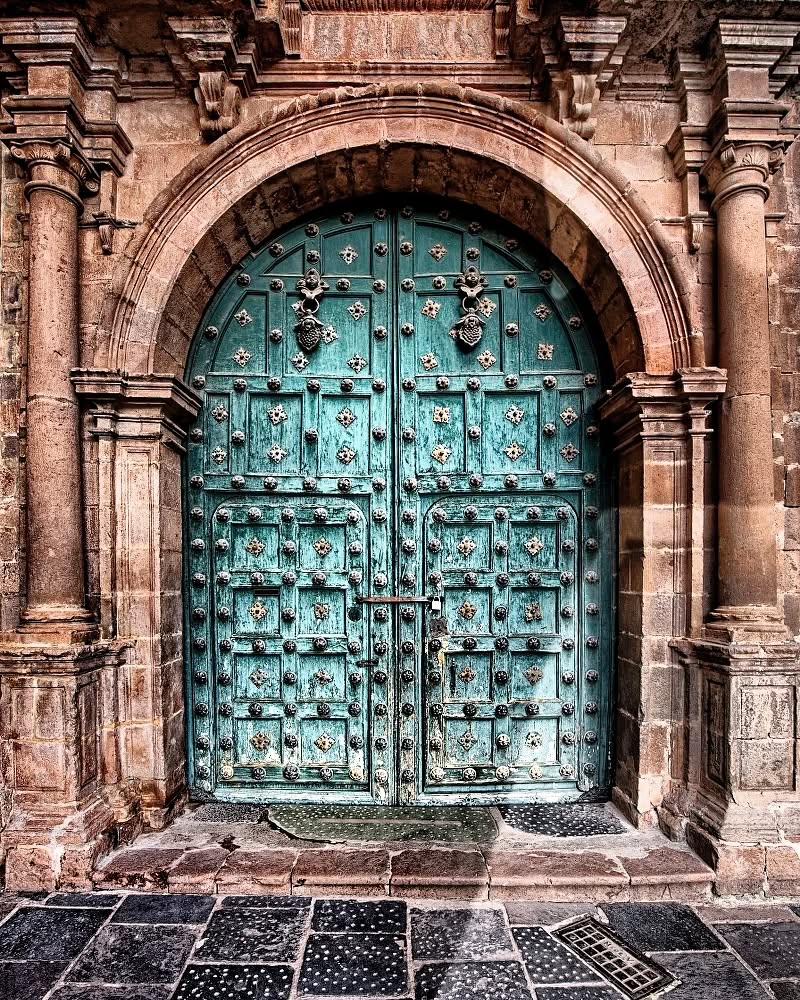 Main entrance to the cathedral of Cusco