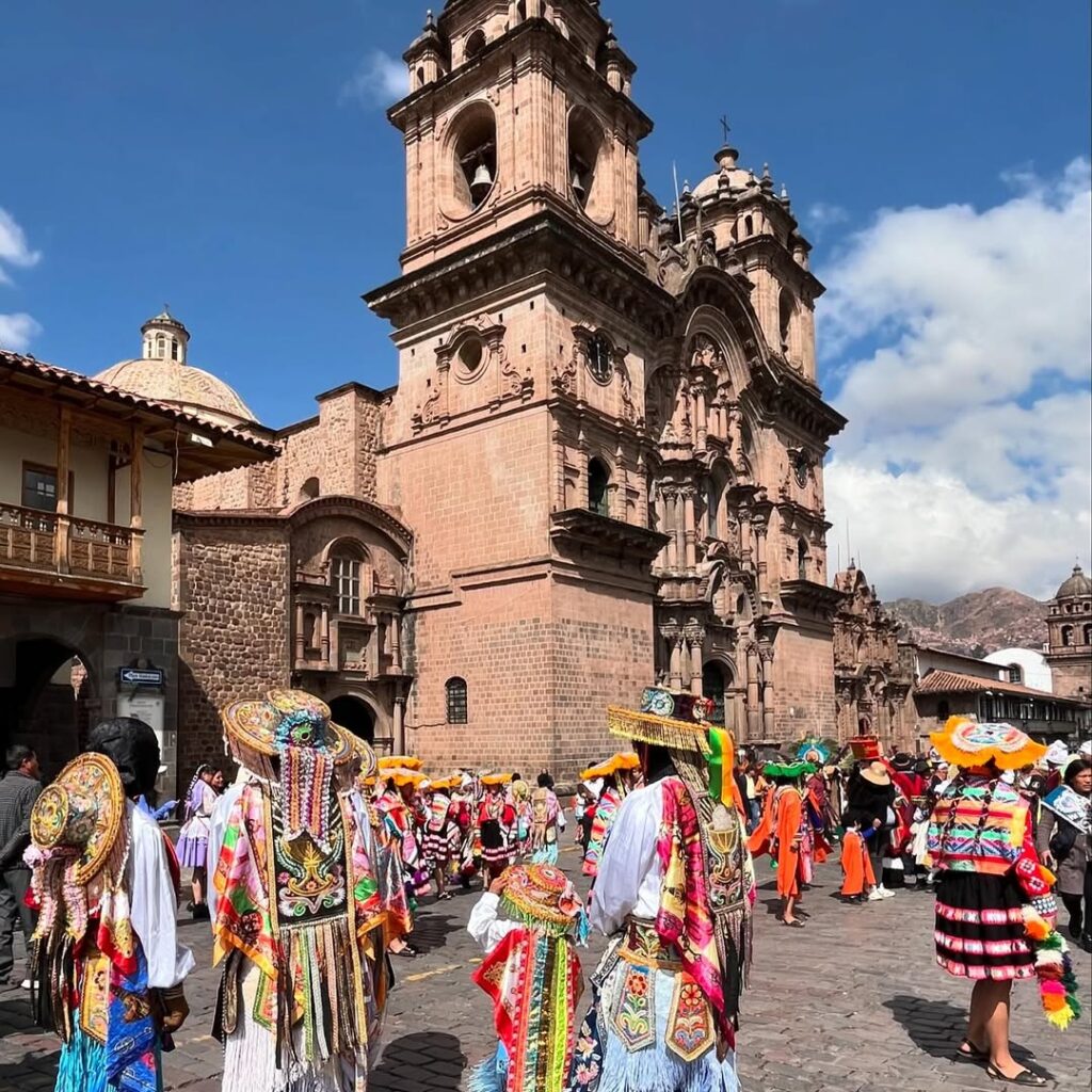 Dance performance in the Plaza de Armas