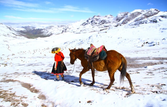 Horseback riding to the 7 lakes of Ausangate