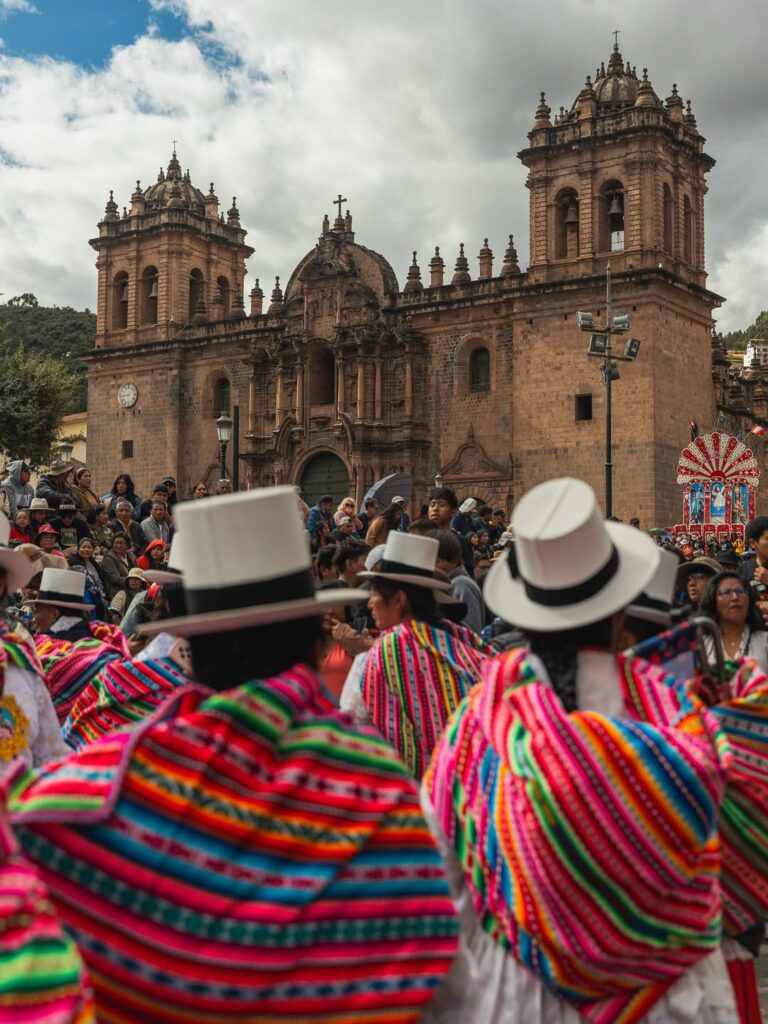 This vibrant celebration includes the procession of 15 saints and virgins that walk through the streets with music and dances, visible on the day of the entrance.