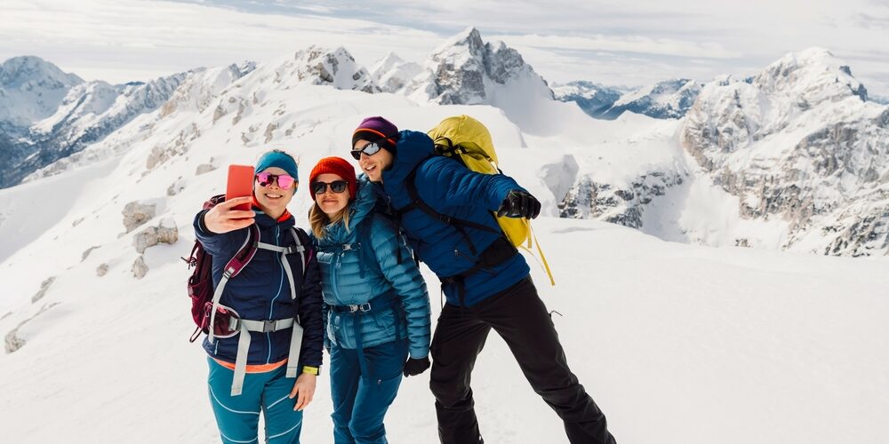 A group photo on the peak of Jampa Mountain
