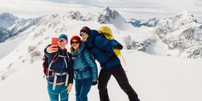 A group photo on the peak of Jampa Mountain