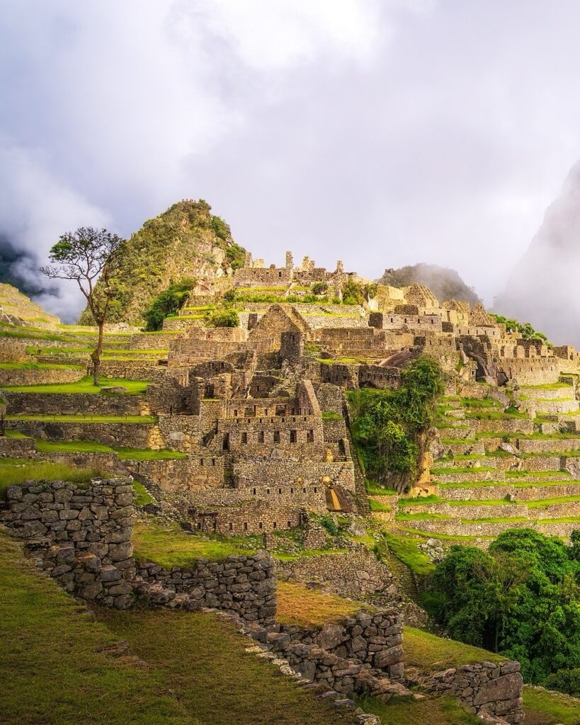 Counting down the days until I get to see this view again. 📆⠀⠀⠀⠀⠀⠀⠀⠀⠀Peru is my favorite countr 2