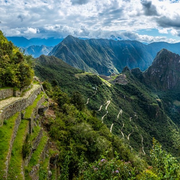 The Best Time to Visit Machu Picchu: A Seasonal Guide 20 Panoramic view of the Inca Trail