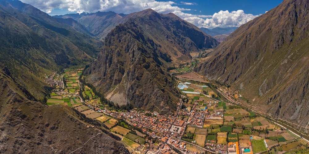 The Best Time to Visit Machu Picchu: A Seasonal Guide 39 Panoramic view of the sacred valley of the incas