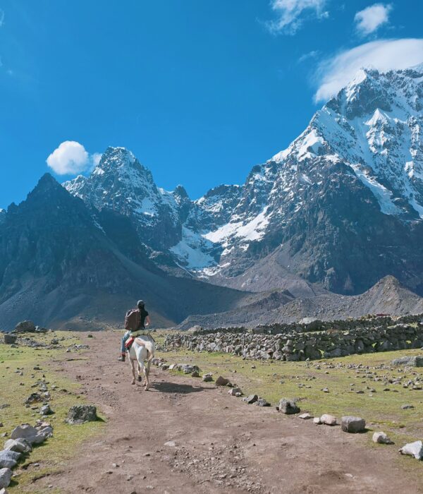 Horseback Riding in Ausangate and 7 Lakes Group Tour – 1 Day