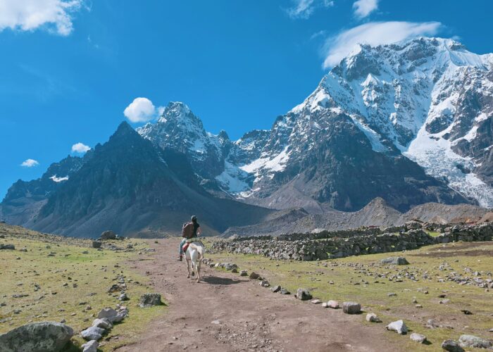 Horseback Riding in Ausangate and 7 Lakes Group Tour – 1 Day