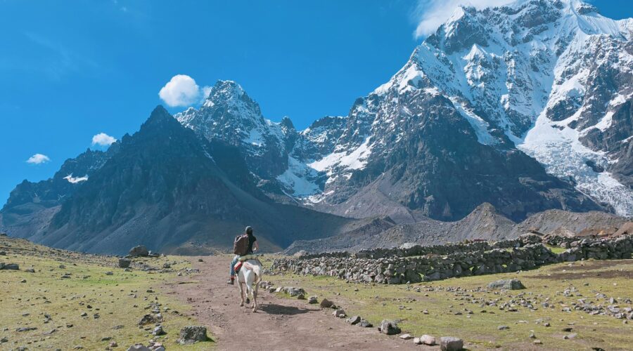 Horseback Riding in Ausangate and 7 Lakes Group Tour – 1 Day