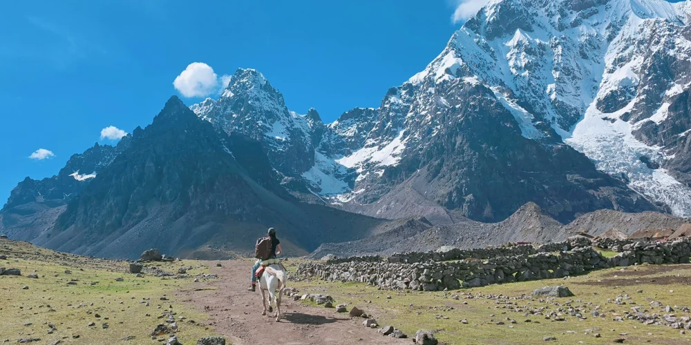 Horseback riding to the 7 lakes of Ausangate