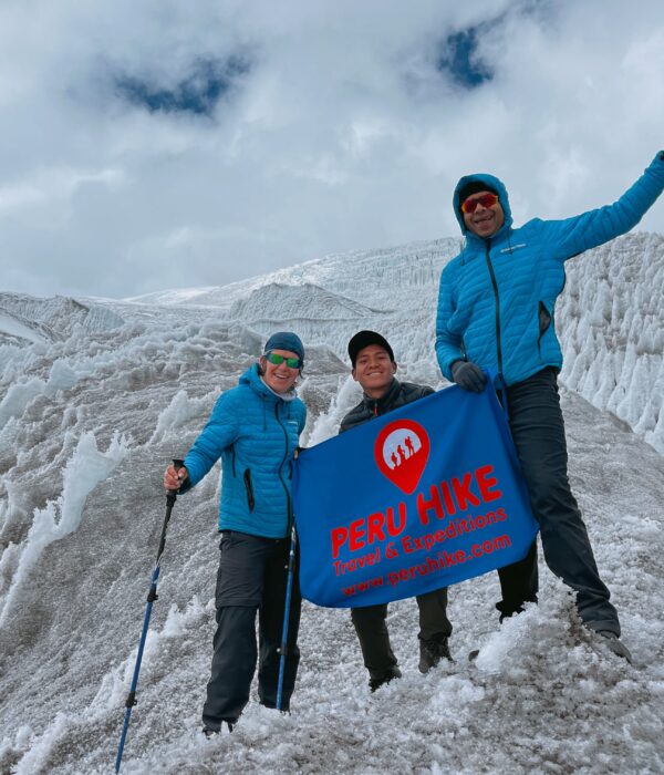 Quelccaya Glacier and Suyuparina Hike – 1 Day