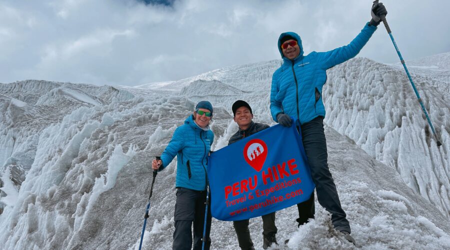 Quelccaya Glacier and Suyuparina Hike – 1 Day