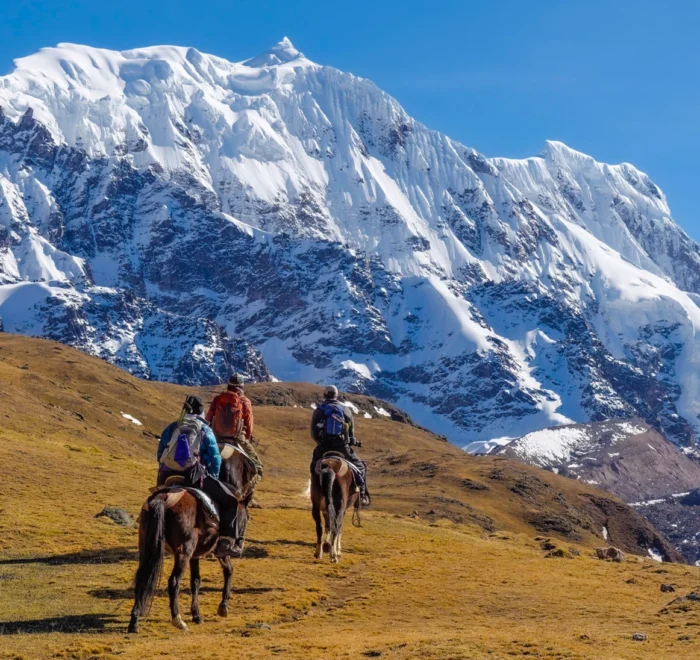 Ausangate Horseback Riding to Rainbow Mountain 2 Days