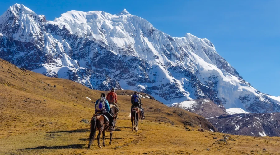 Ausangate Horseback Riding to Rainbow Mountain 2 Days